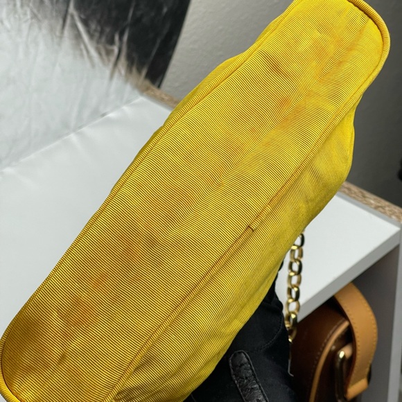 Vintage RARE Fendi Ombré Green and Yellow Canvass with Gold Chain Strap - Picture 14 of 15